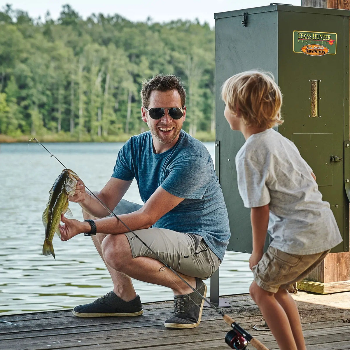 Texas Hunter Fish Feeder WITH Solar Panel- 70 lb. Fish Feed, 125 lb. Corn Capacity – with Straight Legs