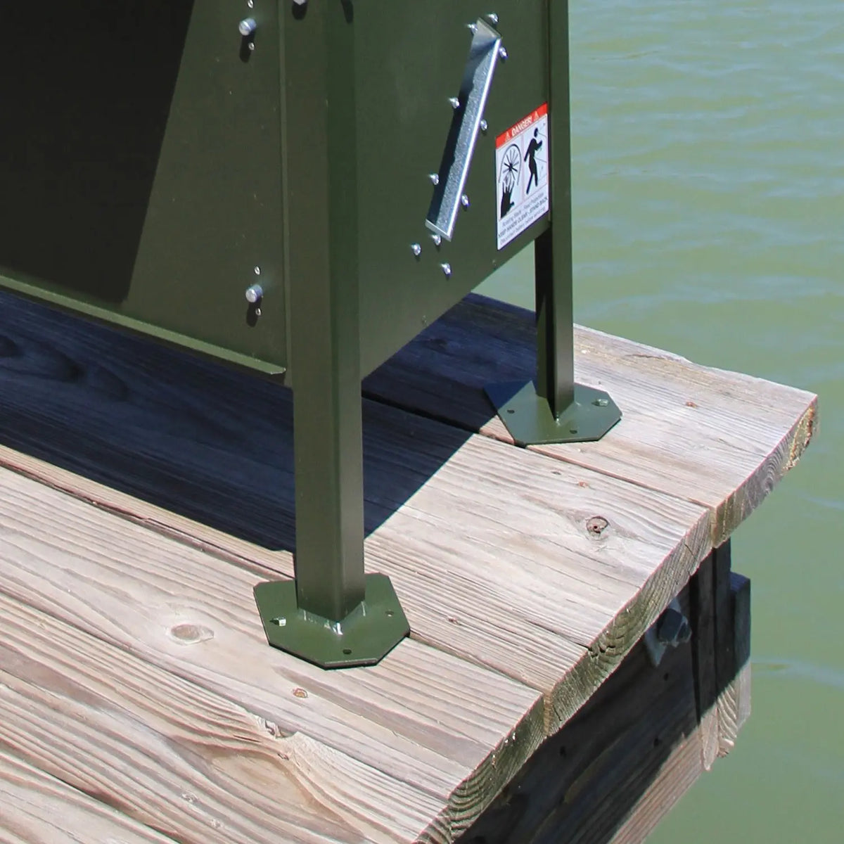 Texas Hunter Fish Feeder WITH Solar Panel- 70 lb. Fish Feed, 125 lb. Corn Capacity – with Straight Legs